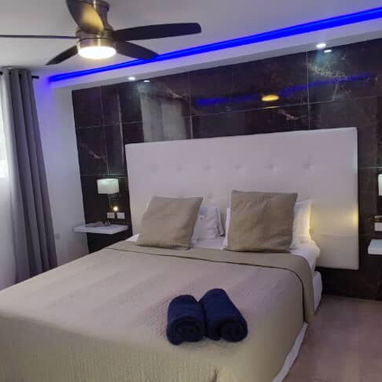 🏠 Hostal De Lujo Sevillano. Confort Total con Wifi incluído y Energía Eléctrica las 24 horas.Capacidad para 14 personas - Img 116850242