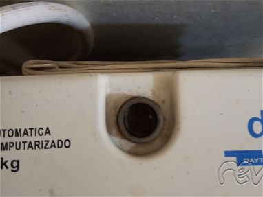 Lavadora Automaticade 5.5kg Marca Daytron de uso hay que arreglarla no vota el agua todo lo demas funciona bien - Img 67256459