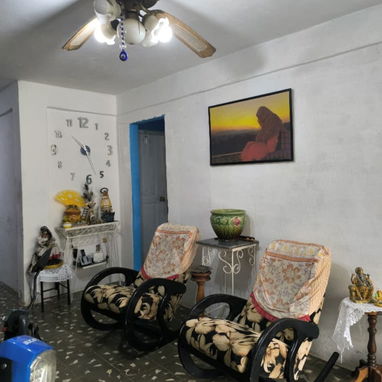 Se vende planta baja de biplanta, lista para entrar a vivir, ubicada en Santos Suárez, municipio 10 de Octubre. - Img 125363676