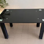‼️56225007🪑 Mesa grande de comedor de cristal negro⚫️ 📍Recoger en el Vedado.De uso,cuidada.Cristal en perfecto estado - Img 56356066