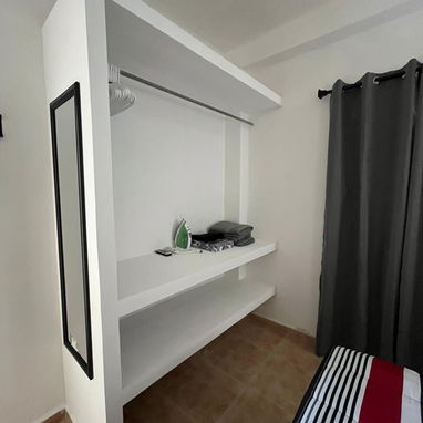 Venta de bonito, pequeño apto en Vedado. 1/4. 2dopiso c todo incluído - 8/9