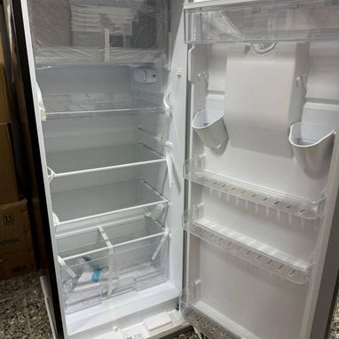 Refrigerador de 7.6 pies cúbicos con dispensador de agua de color gris Precio $330 USD Transporte Incluido - Img 124536524