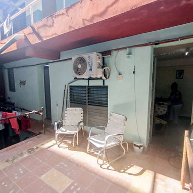 ✨ Gran oportunidad de inversión y vivienda en Centro Habana 📍 Ubicada muy cerca del Hospital Ameijeiras - Img 122472566