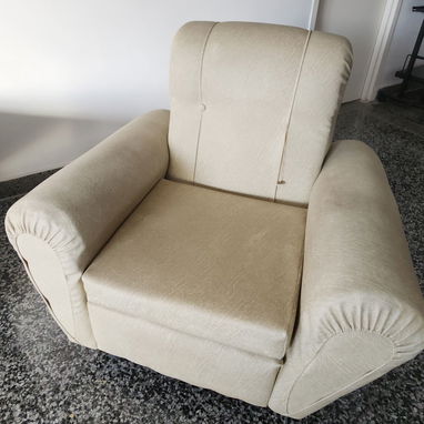 SE VENDE JUEGO DE SALA COMPLETO – COLOR BEIGE - 6/8