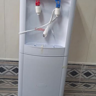 DISPENSADOR DE AGUA FRÍA Y CALIENTE RE2700 ROYAL, ENTREGA DE FACTIRA. VARIEDAD DE ELECTRODOMÉSTICOS, TECNOLOGÍA, ETC - Img 111682159