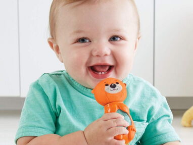 Accesorios para bebés de Fisher Price: sonajero, teléfono y cartera de aprendizaje. - Img main-image