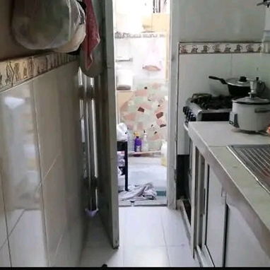 Propiedad en Bajos e interior en Perfecto Estado Constructivo   Ubicado en 19 y 52 Playa. - Img 121643277