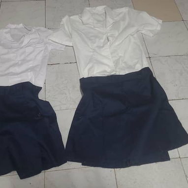 Sayas y pantalones azules - Img 127253707