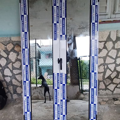 Carpinteria ,Marqueteria de aluminio, y cristal puertas ,ventanas , closet , Bajos de meseta ,paños fijos y más - 12/20