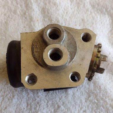 Cilindro de freno Toyota Hiace y HILUX - 3/3
