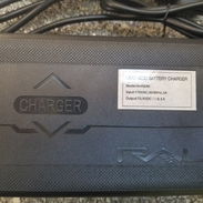 Cargador para triciclo de 60.52 que sirve para 60.58 es el original de triciclo 5 batería de gel - Img 57610496