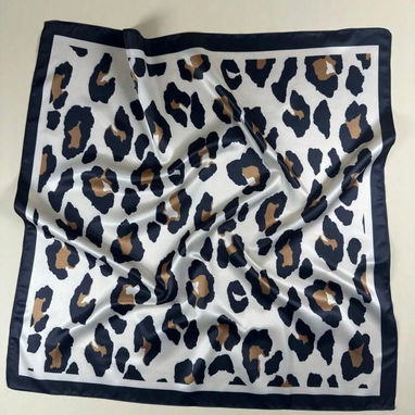 Pañuelos de satin en 8 usd - 7/10