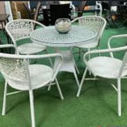Juego de exterior mesa con cristal y 4 sillas color blanco importado nuevo a estrenar(M.U) - Img 55978328