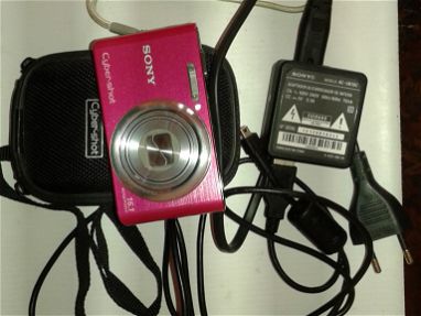 Se vende cámara fotográfica marca Sony cyber shot. - Img main-image-45278511