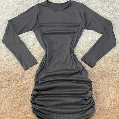 Vestidos y más productos - Img 124843137