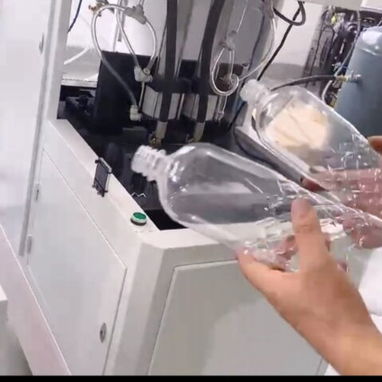 Máquina de hacer pomos con sus accesorios - Img 124937106