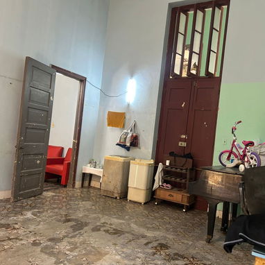 Vendo mi cuarto cituado en 10 d octubre - Img 125495269