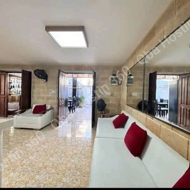 RENTA hostal de 8 habitaciones independientes en el  corazón del VEDADO capitalino, con Qba Hostin 360 - 9/10