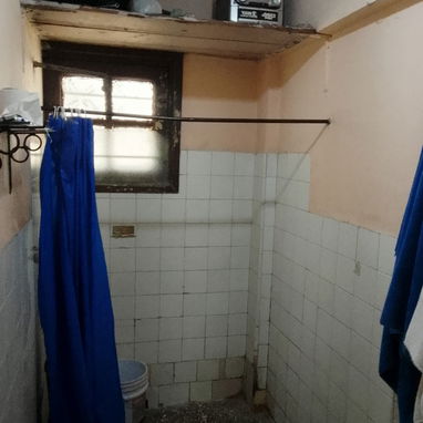 Vendo apartamento capitalista de 1/4 grande, baño, cocina, sala comedor, terraza y agua todos los días, tercer piso - Img 123596562