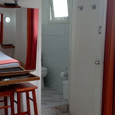 📱 Renta de Apartamento Versátil de 2 Habitaciones con Máxima Privacidad - Img 116117355