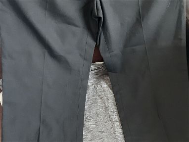 Pantalón negro de hombre - Img main-image