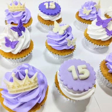 Curso presencial de candy bar de cupcakes, donas y galletas con decoración comestible y fondant - 3/9