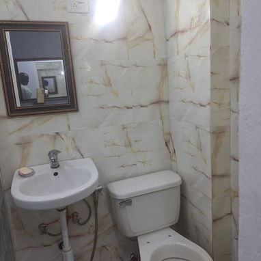 Vendo apartamento un cuarto en el Vedado - Img 123991068