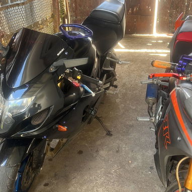Vendo o hago negocio zusuki gsxr-600cc - 2/4