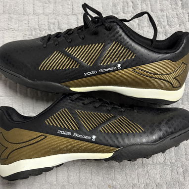 Zapatillas de Futsal o Futbol Sala para adolescente y adulto - 30 USD ( tenemos medias antideslizantes) - 2/2