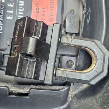 Moto electrica de uso. Bateria nueva - Img 122344101