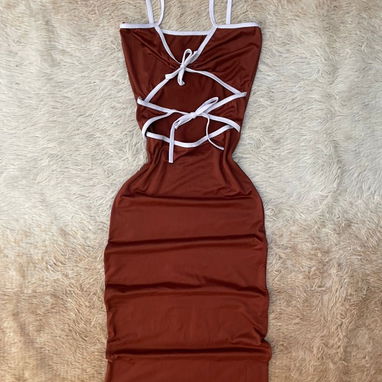 Pantaloneta combinada, vestidos doble nudo, pullover cajita NY y más - Img 124833458