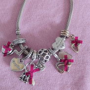 Vendo esta bella pulsera de pandora original 90 usd completa - Img 56992589