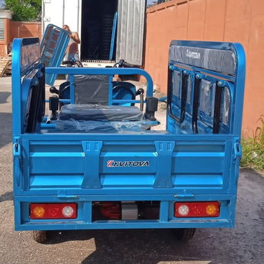 TRICICLO ELÉCTRICO KVITOVA A 3600 USD. ⛽️CON EXTENSOR DE RANGO MECANICO DE 4000 W A 3900 USD Y CON PANEL A 4500 USD. - 3/6