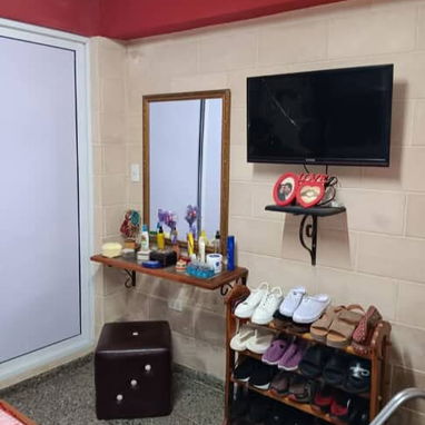 Casa en bajo con todo dentro a tres cuadras de la calzada de 10 de octubre - Img 120398820