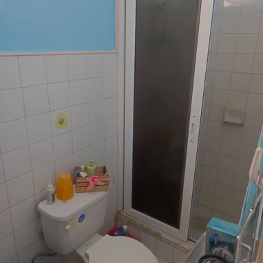 CASA GRANDE EN REGLA! 4 CUARTOS Y 2 BAÑOS - LISTA PARA VIVIR (CON TODO DENTRO) - Img 123203827