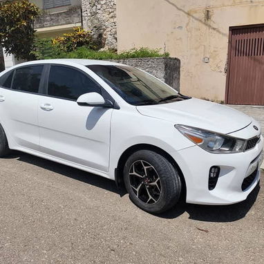Autos de rentas - 3/4