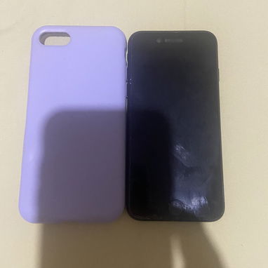 iPhone SE de uso en 40 dólares o euros( MN no se acepta) en Playa. Al WhatsApp. Leer detalles a continuación - Img 123425925