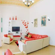🏠 Descubre ésta hermosa casa de renta en el Vedado con amplios espacios y un confort excelente - Img 54063128