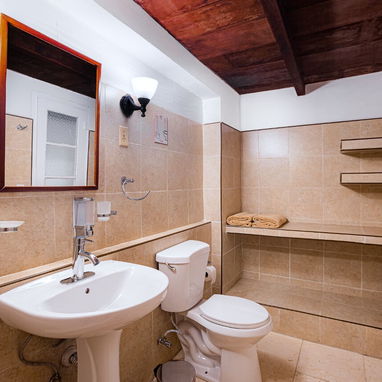 Renta lineal de estudio con acceso a cocina compartida - Img 120671886
