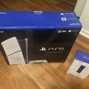 Sí, señor. Esa cuesta 500 USD e incluye los 2 controles DualSense, la base de carga y 1 mes de garantía. 🎮✅ 500 USD - Img 56740532