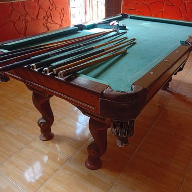 Mesa de billar con todos sus alsesorios - Img 122984366