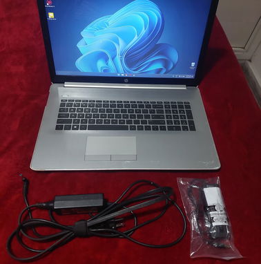 Laptop HP  - Pantalla: 17 pulgadas - Procesador: i3-1115G4 - Ram: 12GB (expandible) - Almacenamiento: 250GB SSD (expandi - Img 97278341
