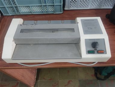 Plasticadora profesional con control de temperatura - Img main-image