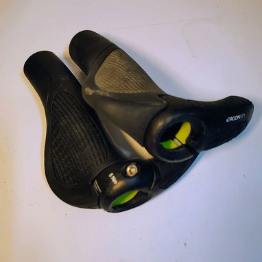 Tengo piezas de bici 26 son de uso pero en buen estado - 5/10