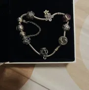 Brazalete y Dijes (Pendientes) de Pandora, Originales Auténticos, Colección: Pandora Moments, Año: 2017 - Img 49102517