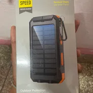 Power Bank(Cargador portátil) con linterna y panel solar Nuevos‼️ - Img 56216070