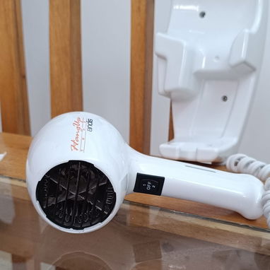 Secadora de Pelo para pared, ANDIS 1600w 110v, exelente para casas de renta o tu casa, impecable. - Img 119703485