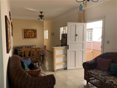 Se Vende Casa en alto de un biplanta en Playa - Img 64028255