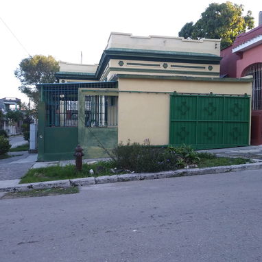 Casa independiente 3/4,jardín,portal,2 garajes,patio - 4/10