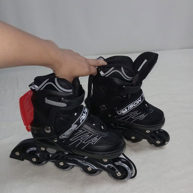 🛼 NOS FUIMOS EN PATINES 🛼 SET COMPLETO DE PATINES CASCO PROTECCIÓN CODOS Y RIDILLAS + CONOS. TLF 54833699 - Img 118568677